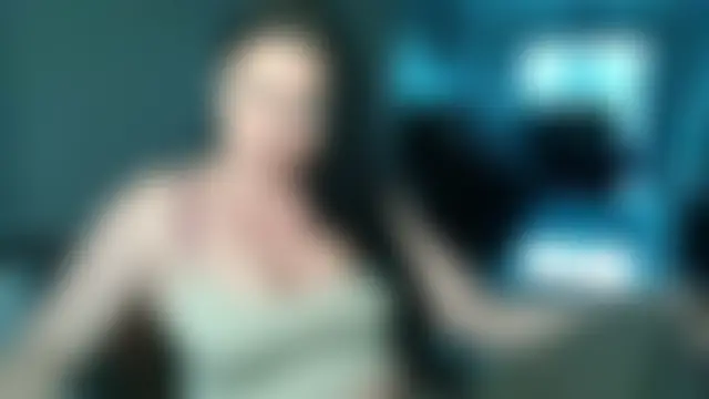 HousewifeAnna: απευθείας σέξι σόου στην κάμερα