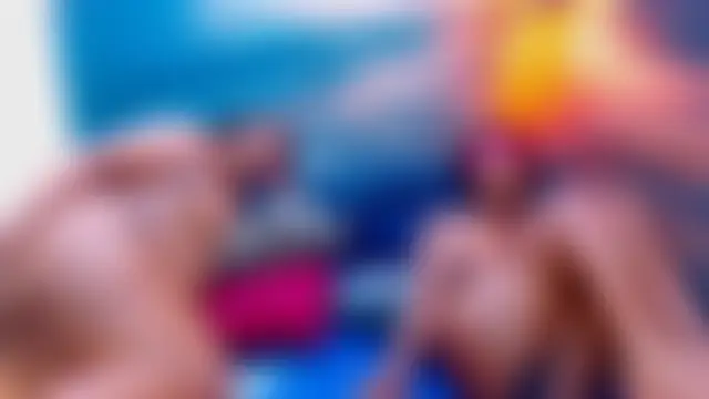 JUICYASSxx28's Live Webcam Chat