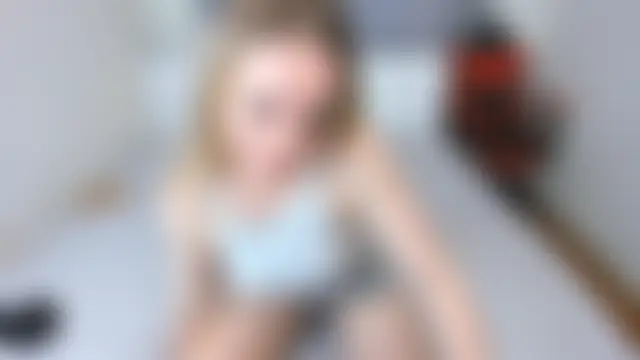 DreamGirl225 Adlı Modelin Canlı Sohbet Odası