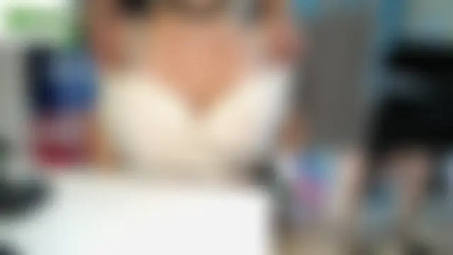 Show modela secret-office na web-kameri