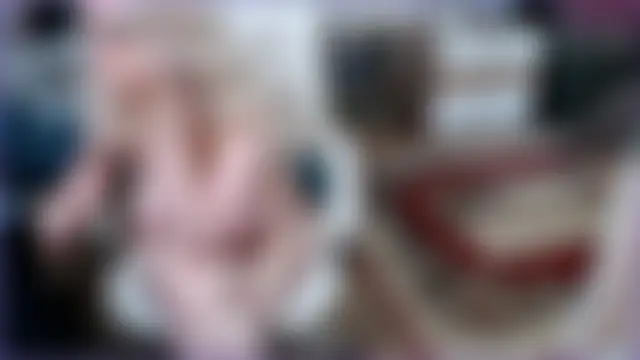 EllyBigBoobs' Live Webcam Show