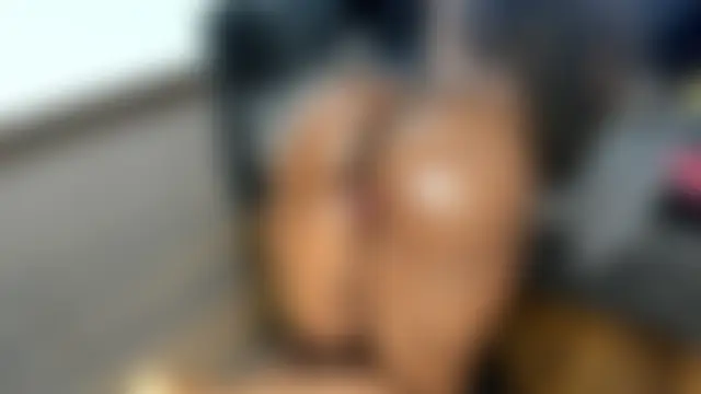 Show modela naughty_bigass na web-kameri