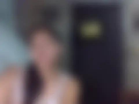 غرفة دردشة foxy4cum المباشرة