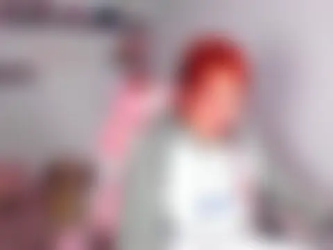 Vannessa__Shy Adlı Modelin Canlı Sohbet Odası