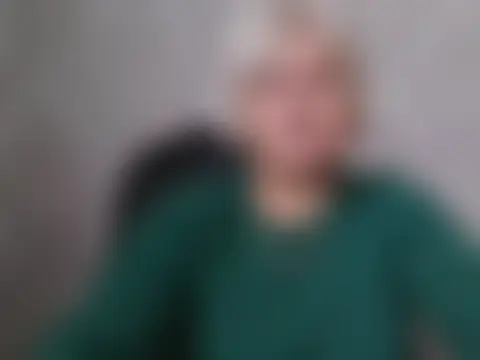 AngelaFamez Live Chatraum
