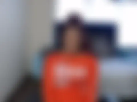 غرفة دردشة QUEENMANDYY المباشرة