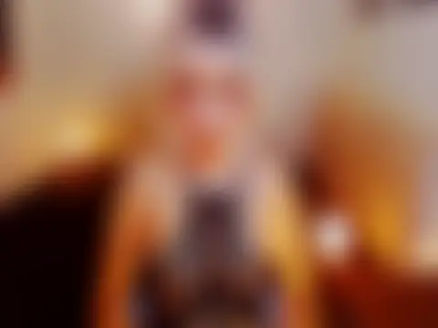 AngelSELFSUCKER live sex-cam show
