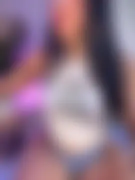 חדר צ'אט בשידור חי של SheenaBrooke