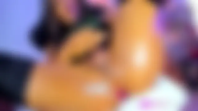 הופעת סקס קאם בשידור חי של ISADORA_XX
