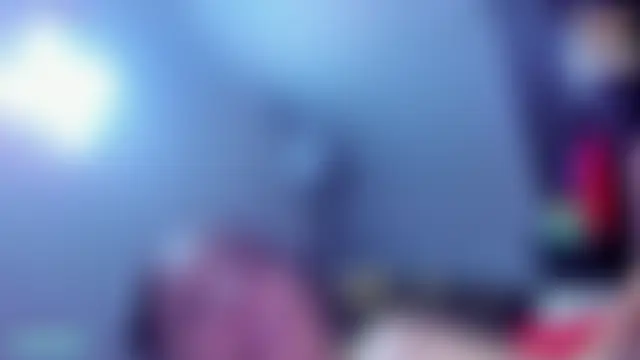 Noielya_Shot Show in webcam