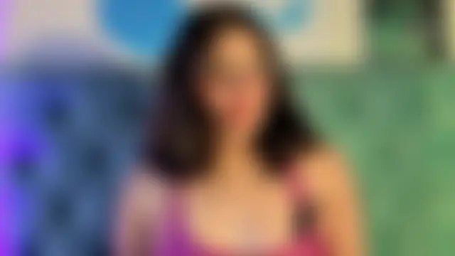 Paola_Lyon_'s Live Chat Room