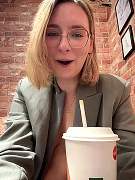 The_Snowwhitee's Webcam Show