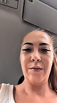 Risky_girl23's Webcam Show