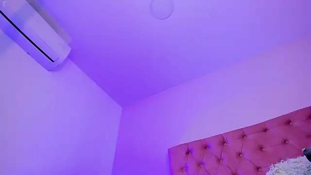 ScarlethBloom's Webcam Show