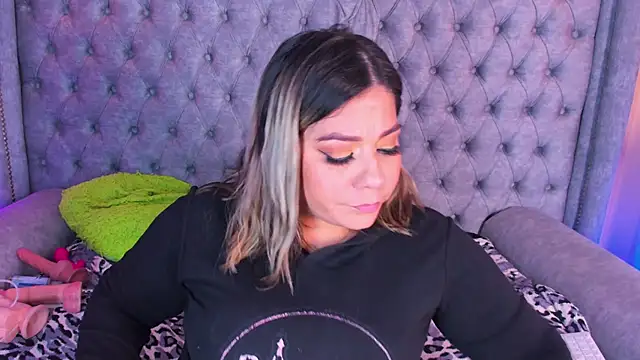 isabella_horney_'s Webcam Show