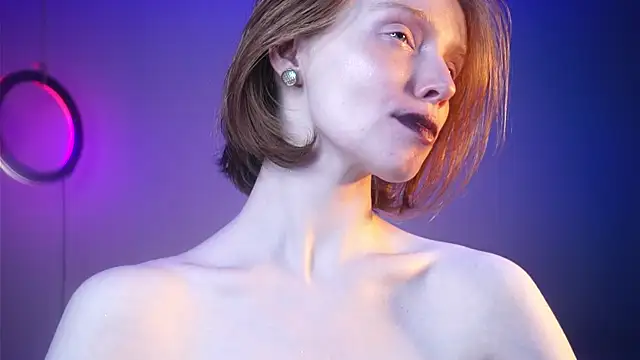 ginger_hugs' Webcam Show