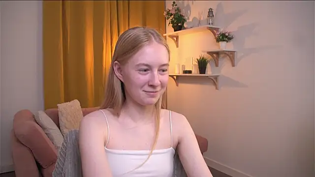 Rinavii's Live Sex Cam Show