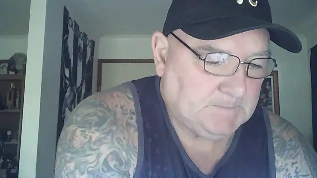 BLUEYEDBEAR69's Live Sex Cam Show