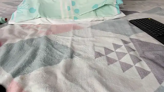 maybelline69's Live Sex Cam Show