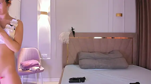 heemia's Live Sex Cam Show