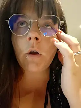 LeuleuSexy's Live Sex Cam Show
