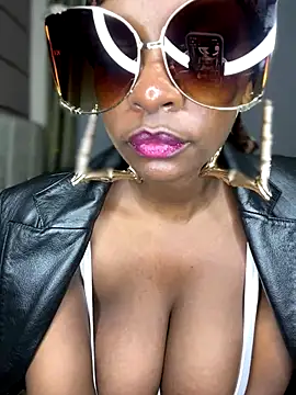 Sexy_panda69's Live Sex Cam Show