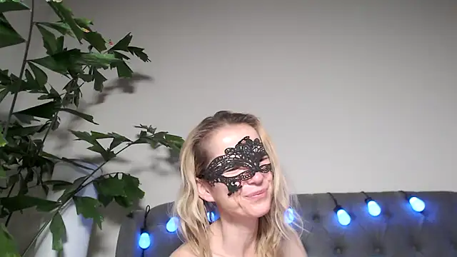 ShaiyaShy's Live Sex Cam Show