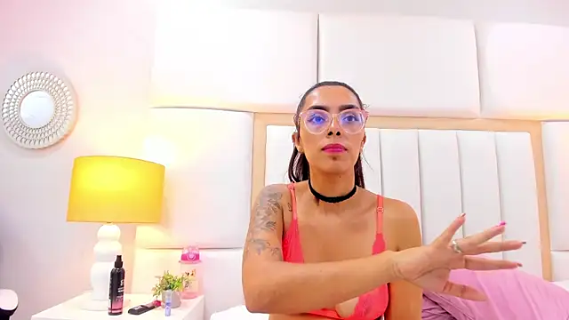 AleskaDiaz's Live Sex Cam Show