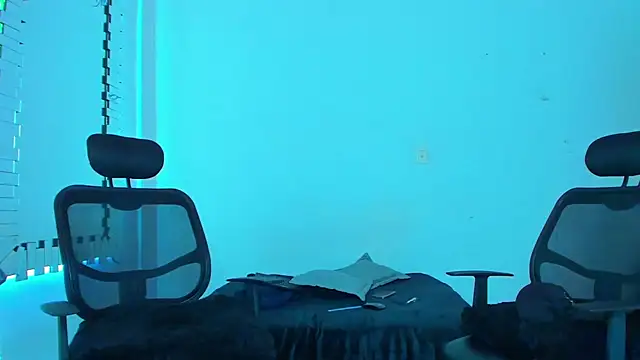 HOT_boy2025's Live Sex Cam Show