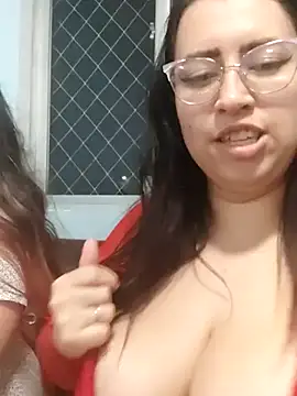 LuisaEMelissa's Live Sex Cam Show
