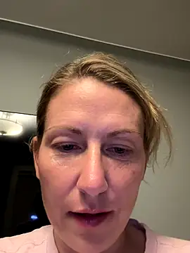 YourSophiaxo's Live Sex Cam Show