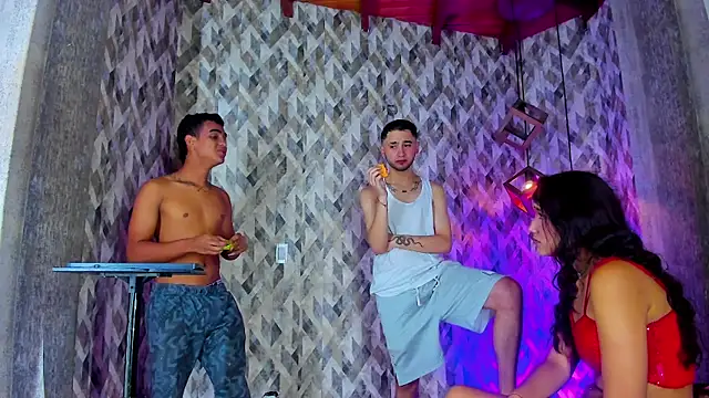 the_boys_cuople_hot's Live Sex Cam Show