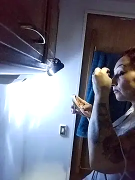 Dirtywhitebitch5150's Live Sex Cam Show