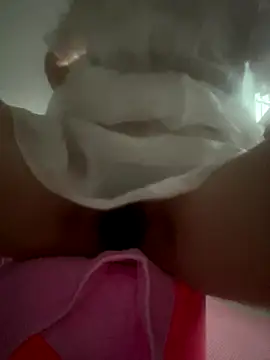 crhong666's Webcam Show