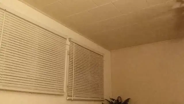 wetnwildforyou's Live Sex Cam Show