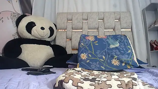 KOURTNEY--'s Webcam Show