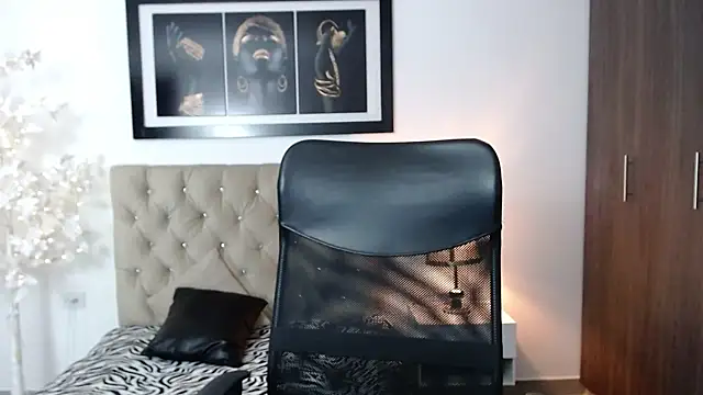 naomi_johnson1's Webcam Show