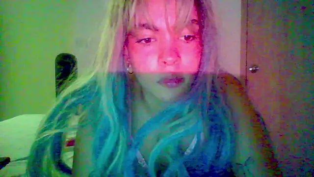 Kiri_Cutee's Webcam Show