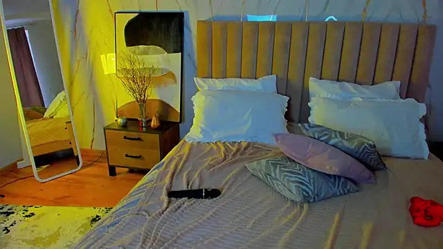 MonAmur's Webcam Show