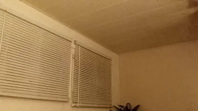 wetnwildforyou's Live Sex Cam Show