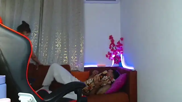 azesrie's Webcam Show