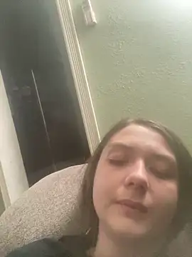 itzcheyduh's Webcam Show