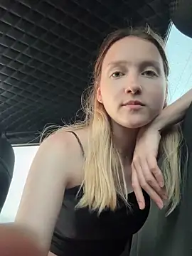 EmilyMood's Webcam Show