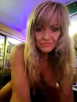 annika_lately's Live Sex Cam Show