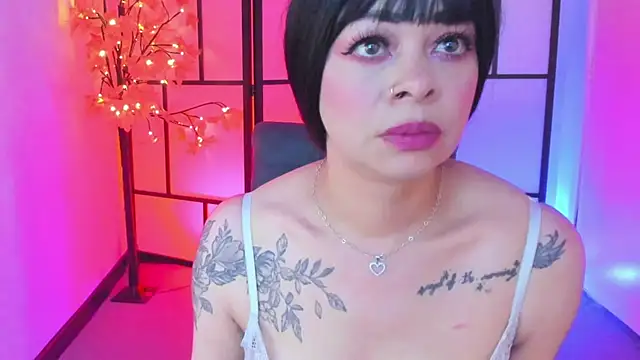 juanita-69's Live Sex Cam Show