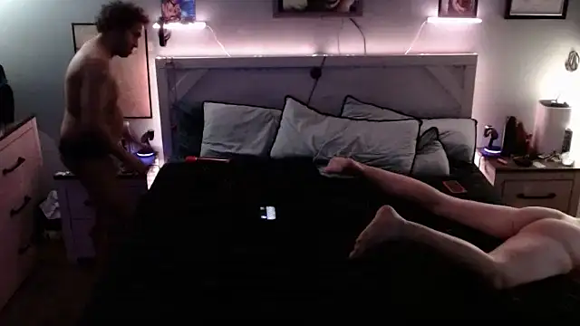 Wecummin2U's Live Sex Cam Show