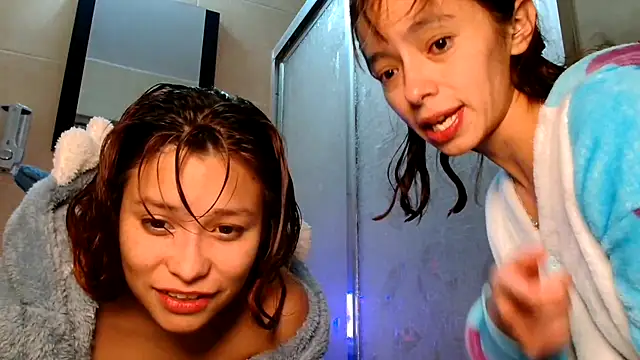 3littleschoolteens' Live Sex Cam Show