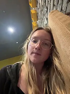 EmilyMood's Live Sex Cam Show