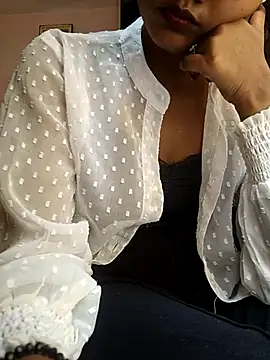 _Pari_143_'s Live Sex Cam Show