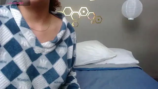 Sarabubbie's Live Sex Cam Show